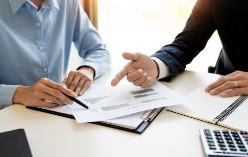 プロ講師による完全1対1個別指導 - 講師と生徒の授業風景